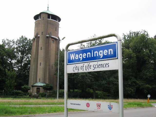 Nederland.  город Wageningen.  и парк Efteling
