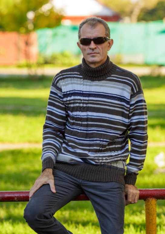 Продаю уютный мужской свитер 50 р-ра.