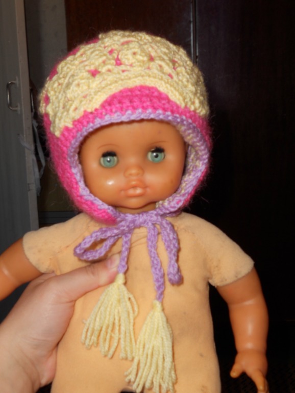 Шапочка в подарок на 3 месяца красавице Кире (дочь Кумы)