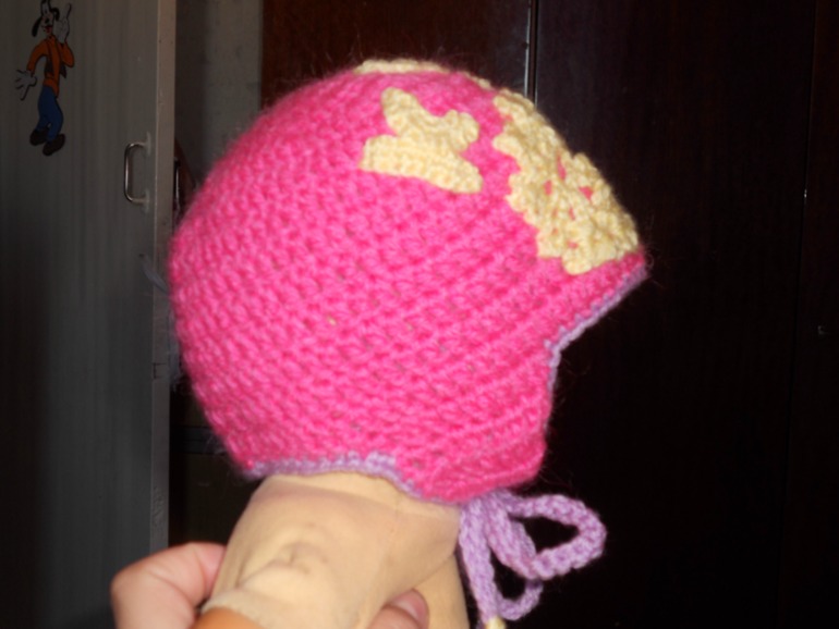 Шапочка в подарок на 3 месяца красавице Кире (дочь Кумы)