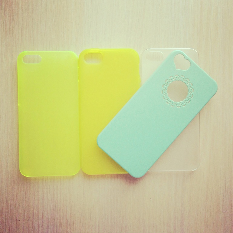 Чехлы-накладки для iPhone 4/5! Все в наличии!