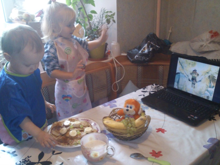 ФМ Готовим с детьми. Неделя 4, банановые оладьи и банановое молоко.