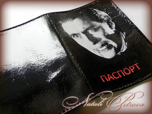 Часы и обложка для паспорта "Дракула"