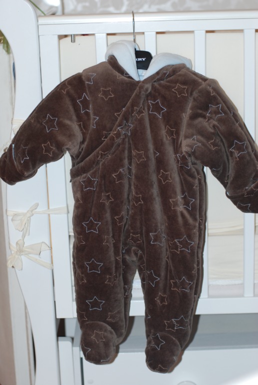 Комбинезон First impression на 6-9 месяцев.