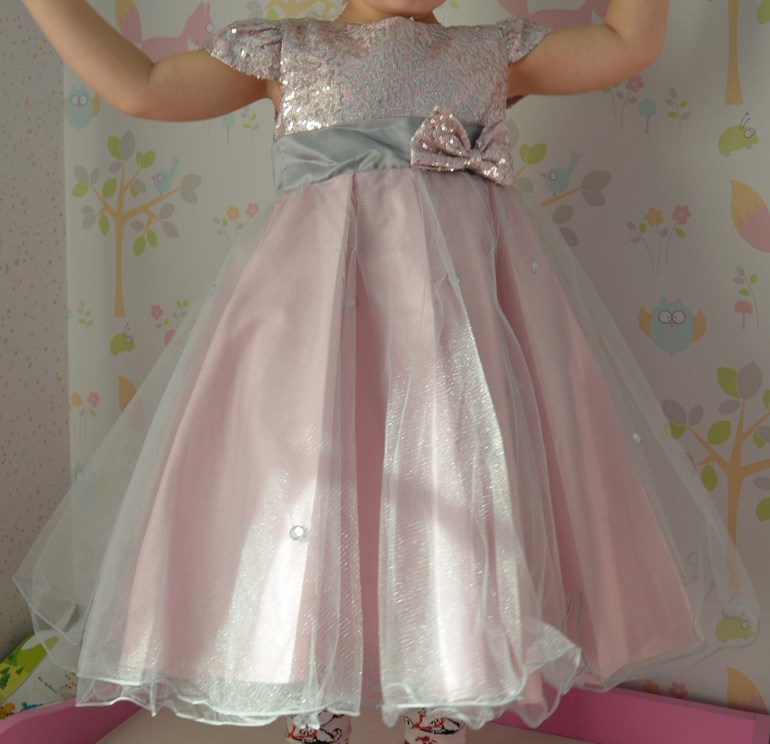 Готовимся к новому году!!!!!!!  Платья для наших принцесс в наличии!!!!!!!!!
