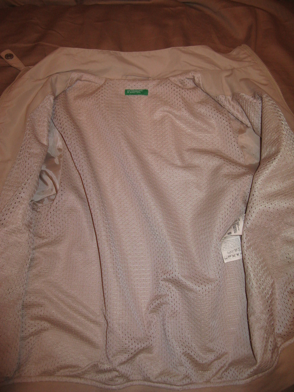 Куртка Vertbaudet из Германии, Куртка Guess, ветровка Benetton ! В хорошем состоянии!
