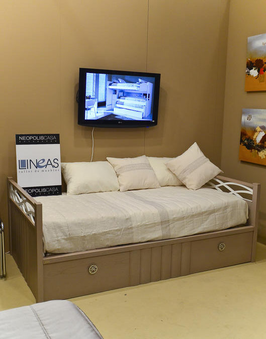 Выбираю кровать сыну.