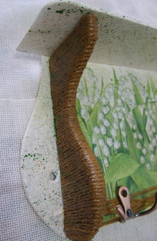 Вешалка-полочка для расчесок