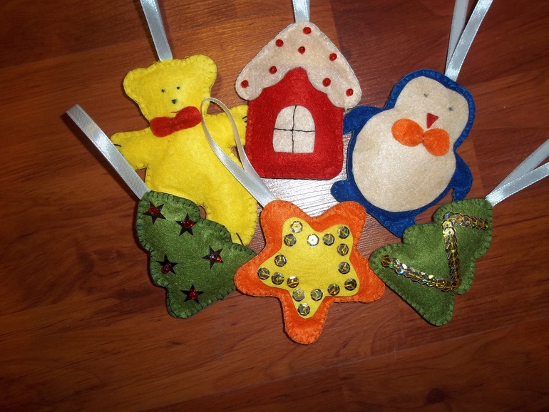 Новогодние игрушки