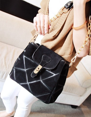 Клатчи и просто маленькие сумочки через плечо!