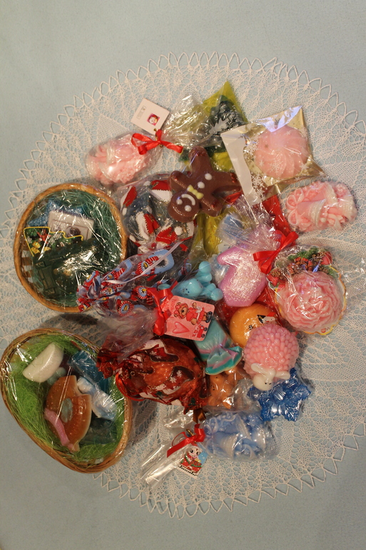 Решила я в этом году своих родных порадовать мыльными подарочками!!!