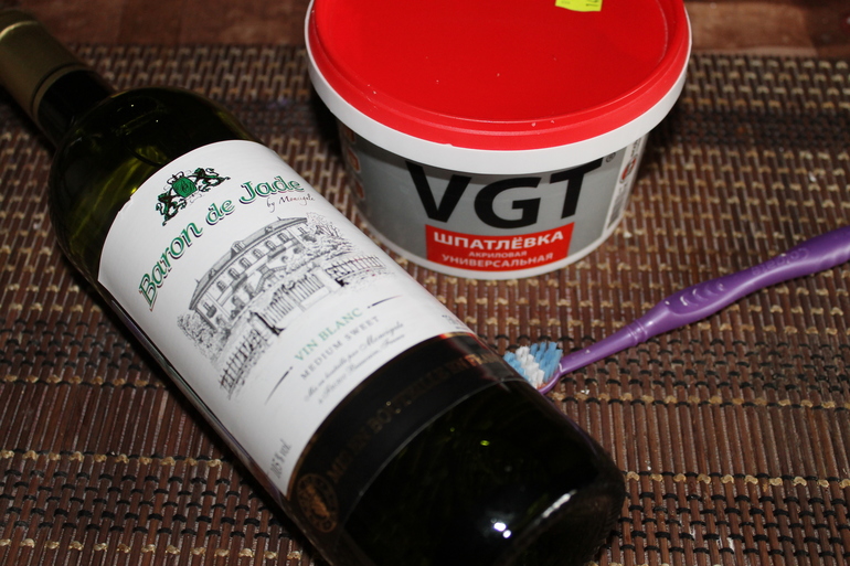 Совместный декупаж бутылочки к празднику.