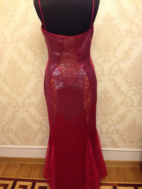 Амерканские платья очень красивый все бусирами  стоить 9000 рублей