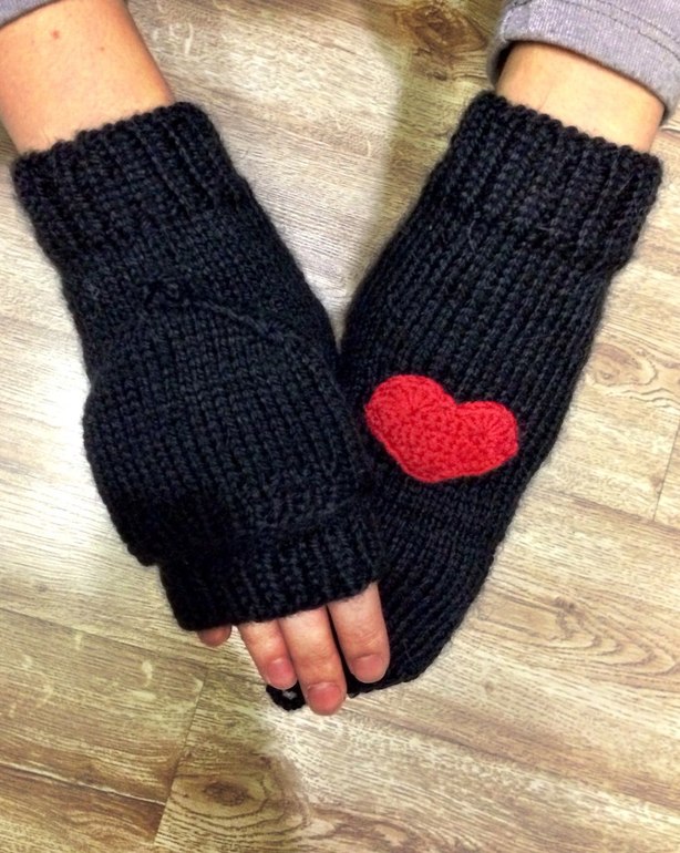 Мои первые варежки)))