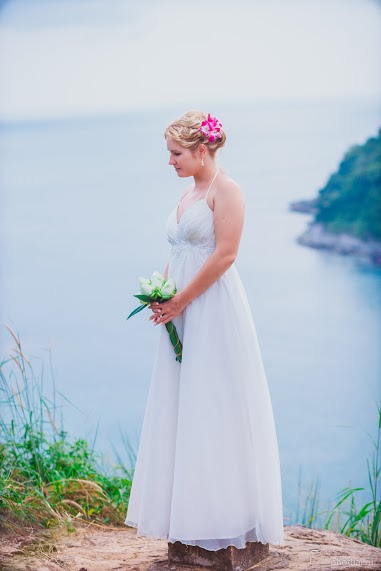 Платье в греческом стиле цвет айвори со шлейфом 3000руб. р.46-50 сзади шнуровка