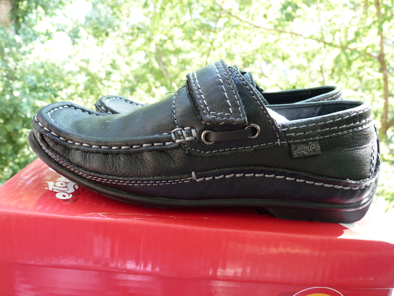 Продаю туфли на мальчика