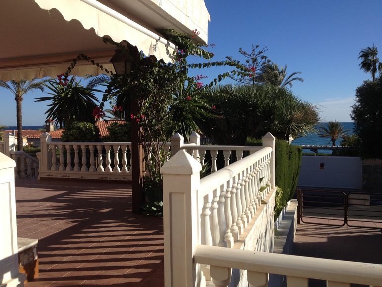 Вилла в Испании (Санта Пола) 5 спален, свой бассейн, стоимость за месяц сентябрь 1900