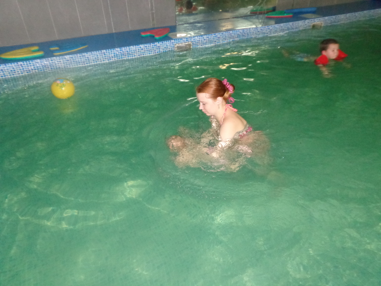 Бассейн-наш досуг)