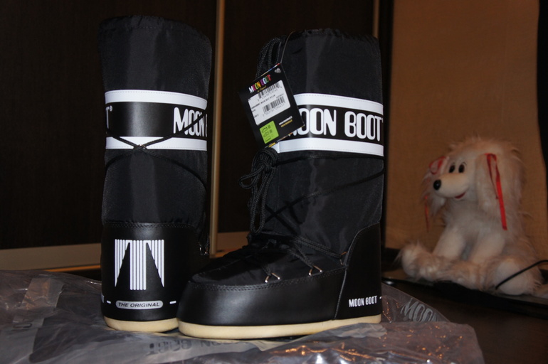 ПРОДАЮ НОВЫЕ ЛУНОХОДЫ MOON BOOT р-р 39-41