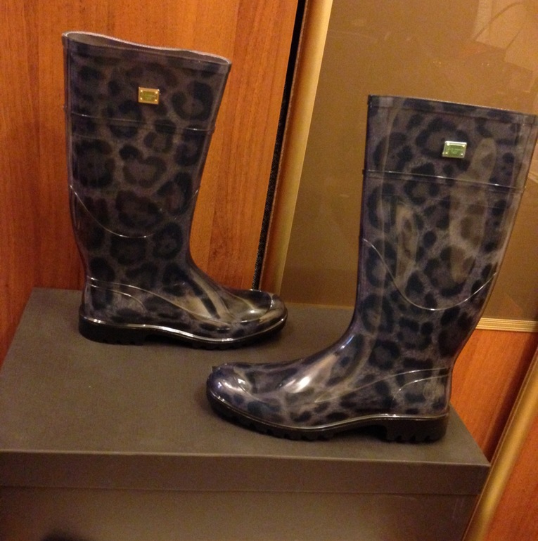 Новые!!! резиновые сапоги DOLCE & GABBANA 7 000 руб.