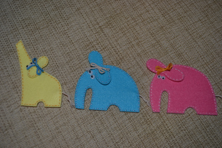 Магнитики на холодильник - слоники