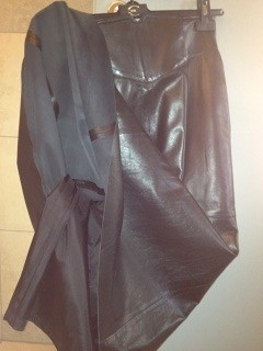 Юбка Селин 46-48 одета 1 раз тонкая кожа!!!! Оригинал