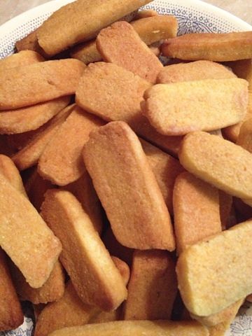 Пшенично-кукурузные печеньки на растительном масле.