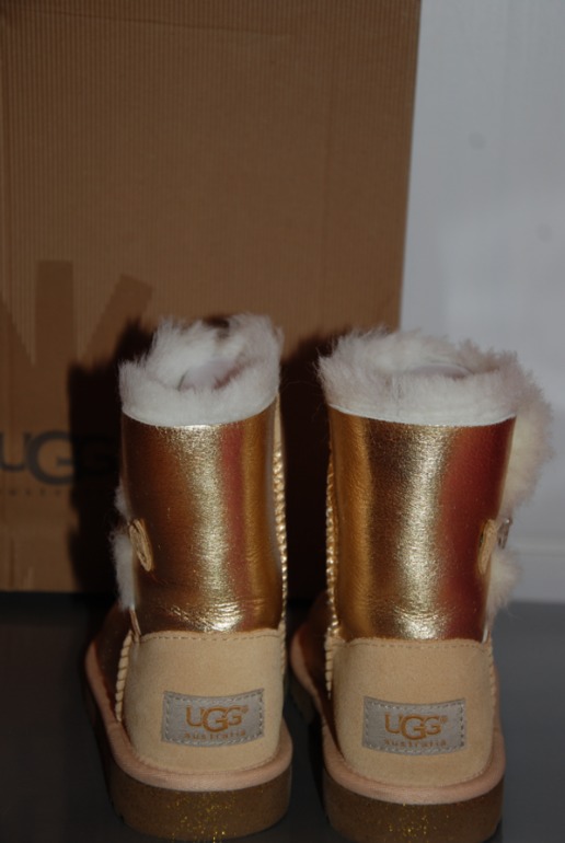 UGG. 10 usa (26 размер)