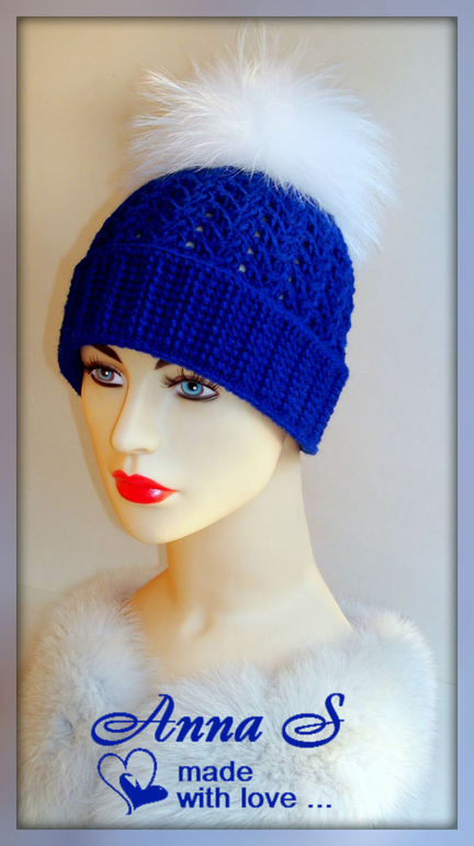 Шапочка с отворотом и помпоном)