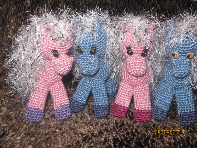 Делаю лошадок к Новому Году на заказ.