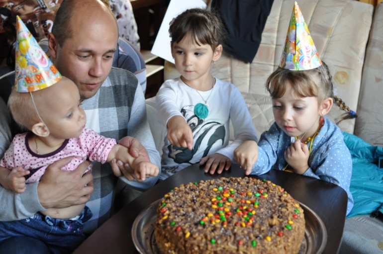 Вот и наш ПЕРВЫЙ ГОДИК!!! Продолжение...