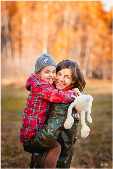 Олечка с мамой