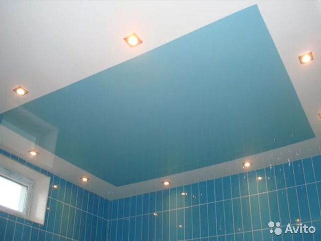 голубой или бирюзовый натяжной потолок в ванной - у кого так? — 6 .
