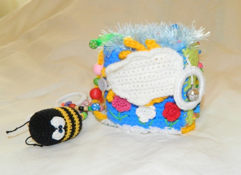 Развивающий кубик для малыша 7 мес.