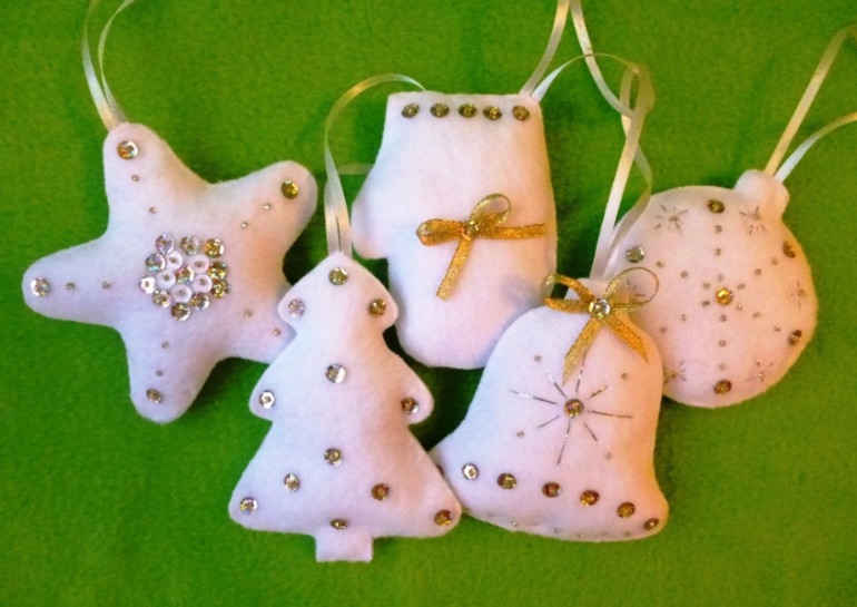 Игрушки на елку)