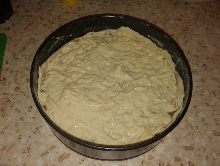 Пирог с квашеной капустой и фаршем