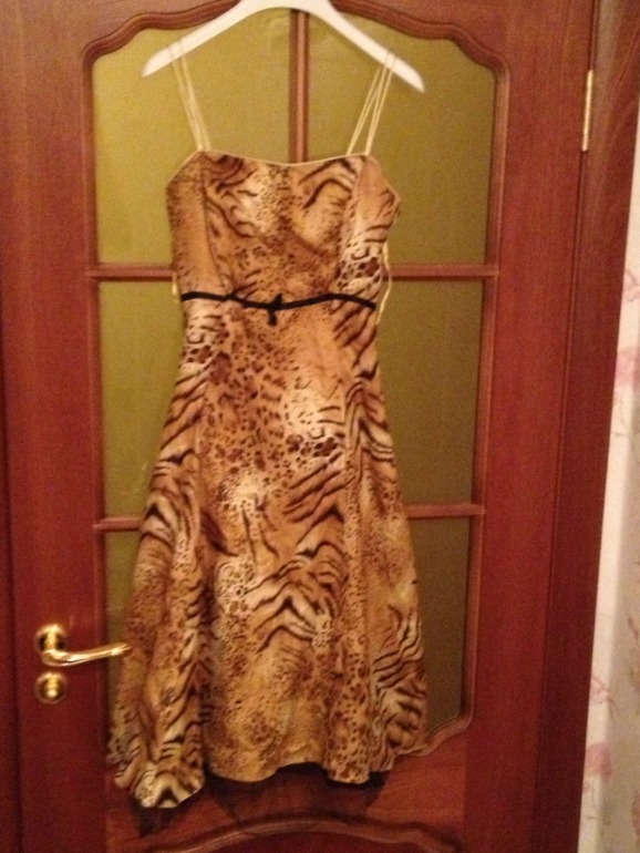 Р-р 40-42 платья и костюмы