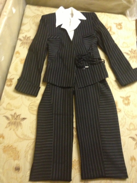 Р-р 40-42 платья и костюмы