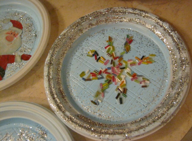 Для новогоднего декора детской площадки