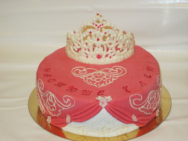 Торт с короной