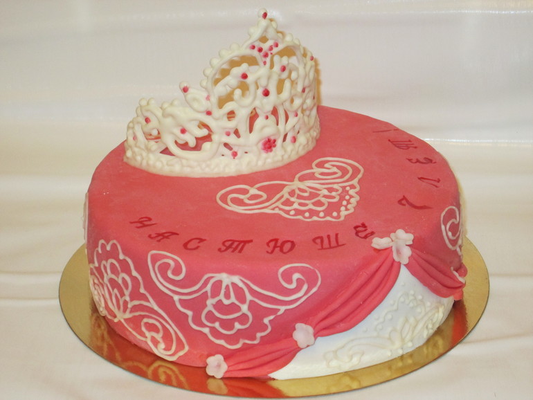 Торт с короной