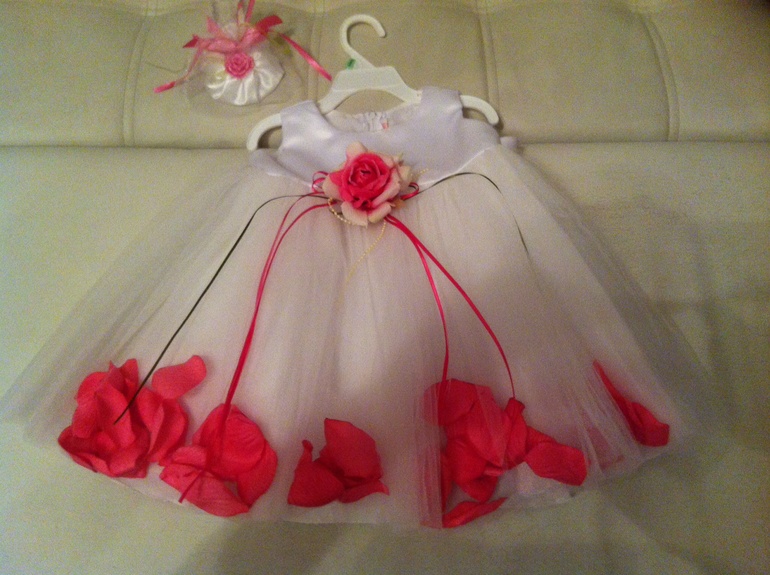 Куплю праздничное платье с лепестками фирмы KIDS DREAM (США) или LESY на 18 мес.