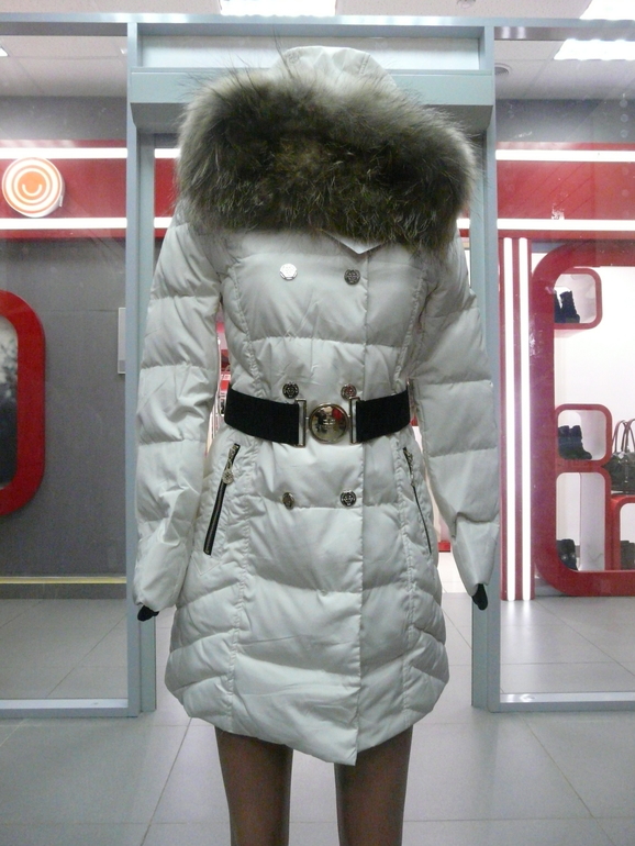 Женские Куртки Moncler, Elisabetta Franchi, Kadali и др.