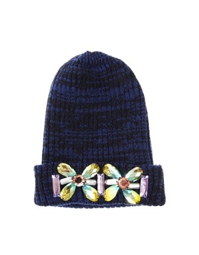 Предложите пожалуйста женскую шапку! Новую!