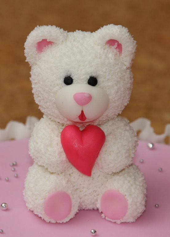 Летом серый, зимой белый? Правильно, мишка :о)