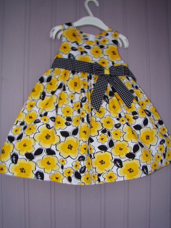 Платья  3г  500р б/у  1 раз