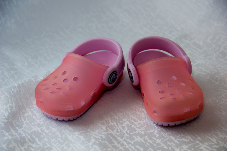 Обувь для девочки Crocs, сандалики 19-20 размер