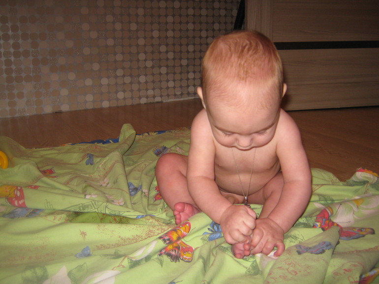 интерес к ногам заставил сесть