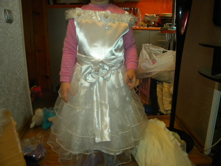 Платья нарядные и новогодние.Большой выбор!