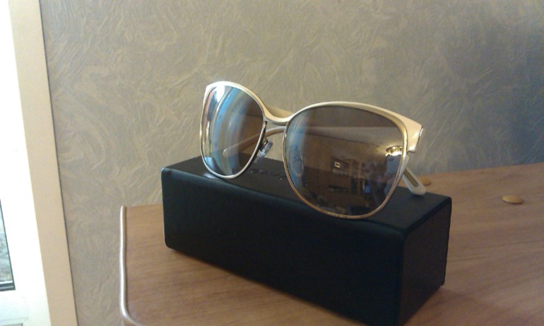 Солнцезащитные очки GIVENCHY